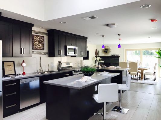 Transformez votre cuisine en un espace inspirant : conseils pour des accessoires pratiques et esthétiques
